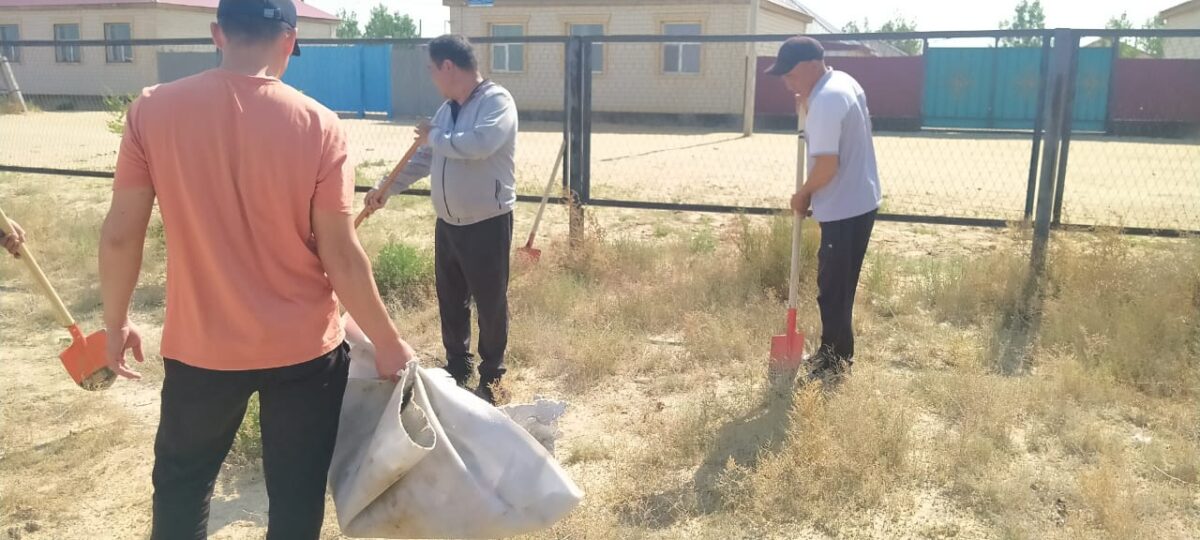 Сотрудники заповедника провели субботник