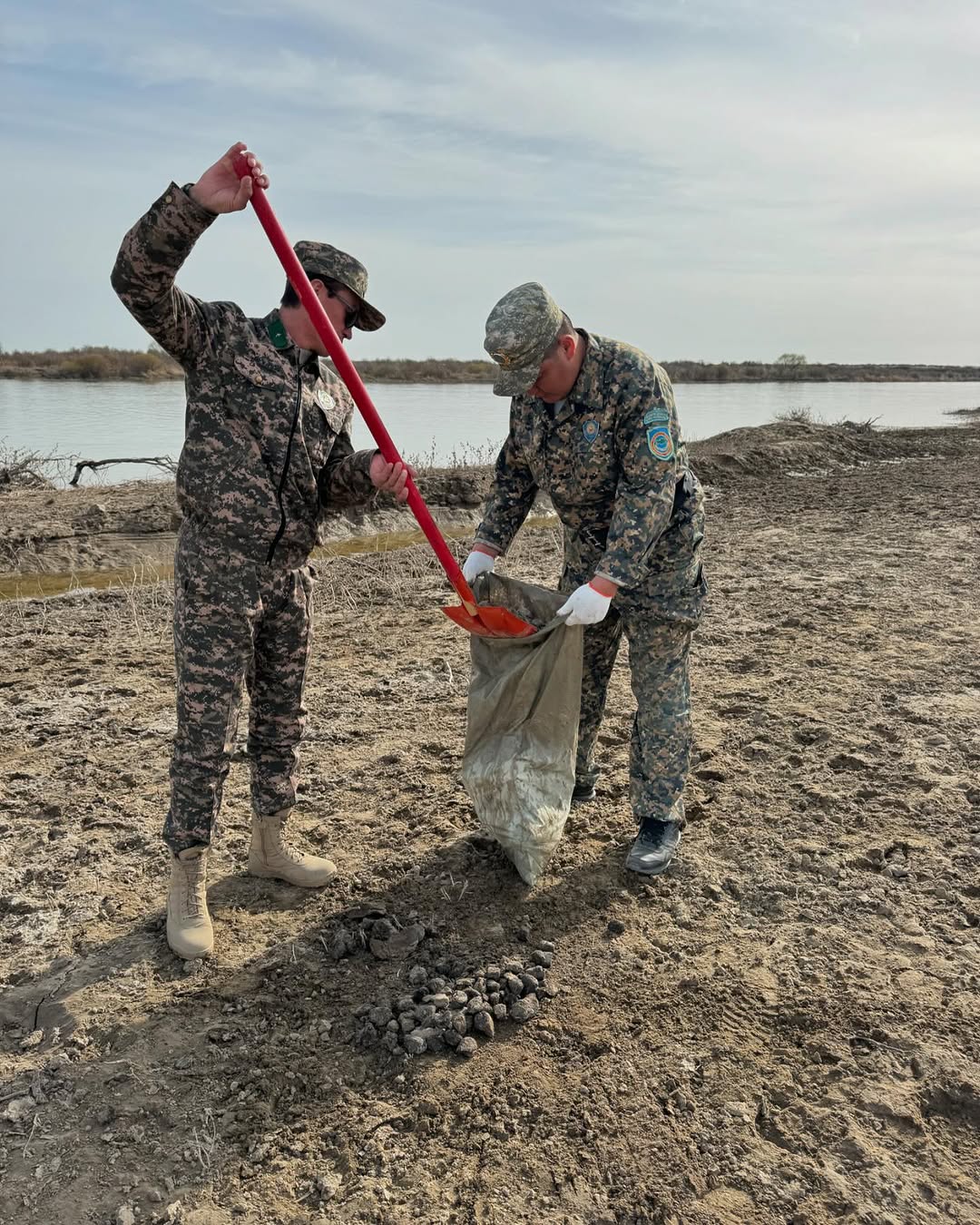 Республикалық “Тазаlike” іс шарасының жол картасы және «Парктер шеруі - 2025» табиғат қорғау акциясы аясында “Таза жағалау” экологиялық іс - шарасы өткізілді