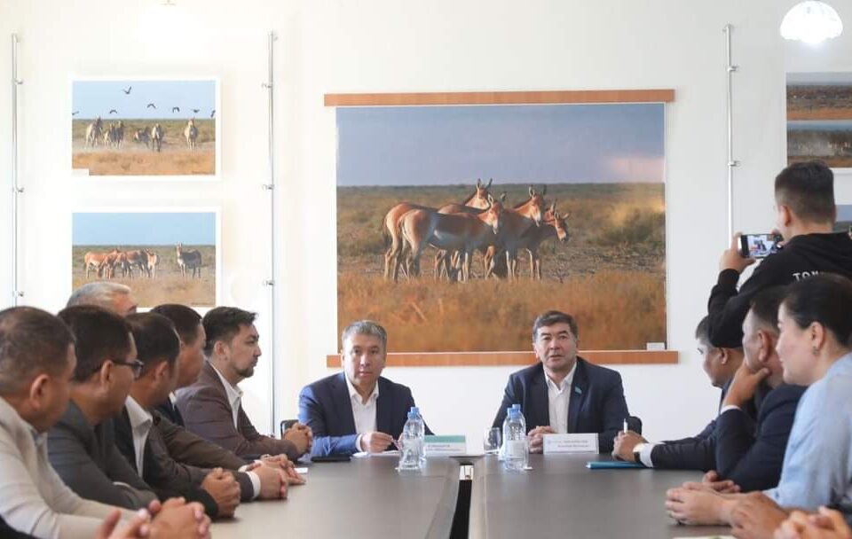 Аэс салуды қолдау жөніндегі облыстық халықтық штаб мүшелері барсакелмес қорығының ұжымымен және партия мүшелерімен кездесті