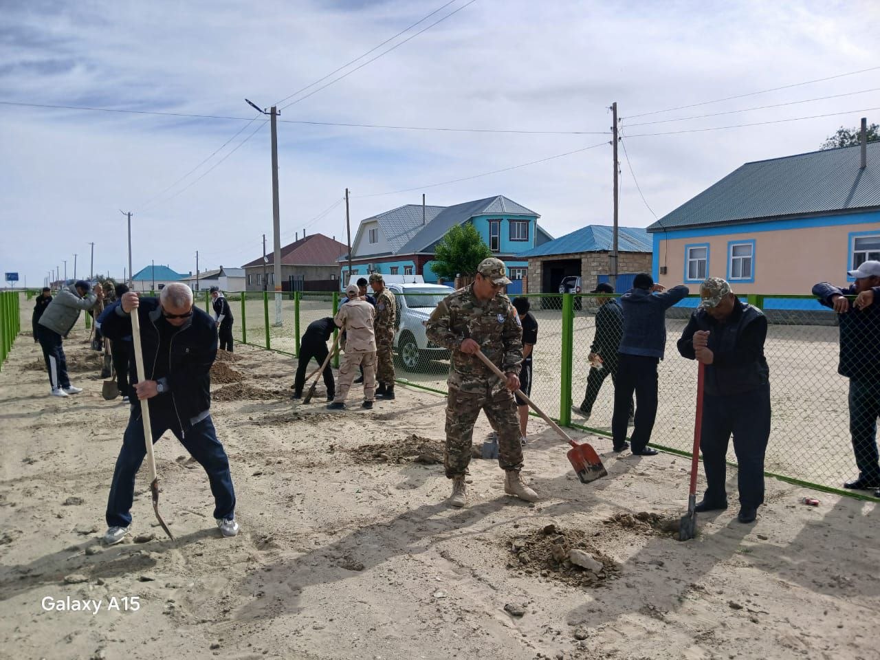 В селе Каратерень проведены работы по посадке деревьев
