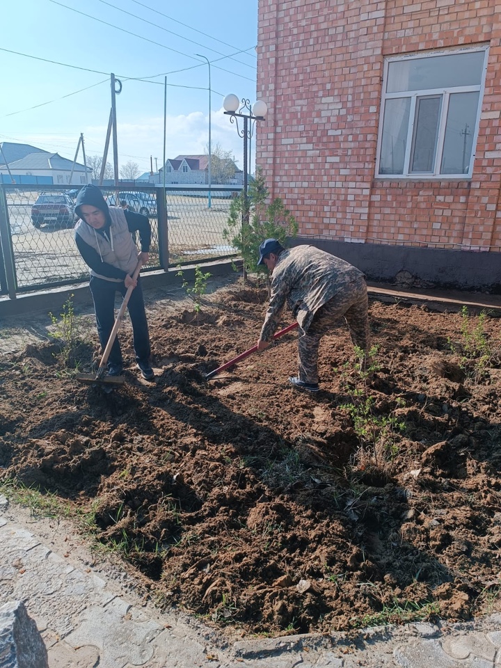 В рамках экологической программы «Таза Қазақстан» был организован субботник