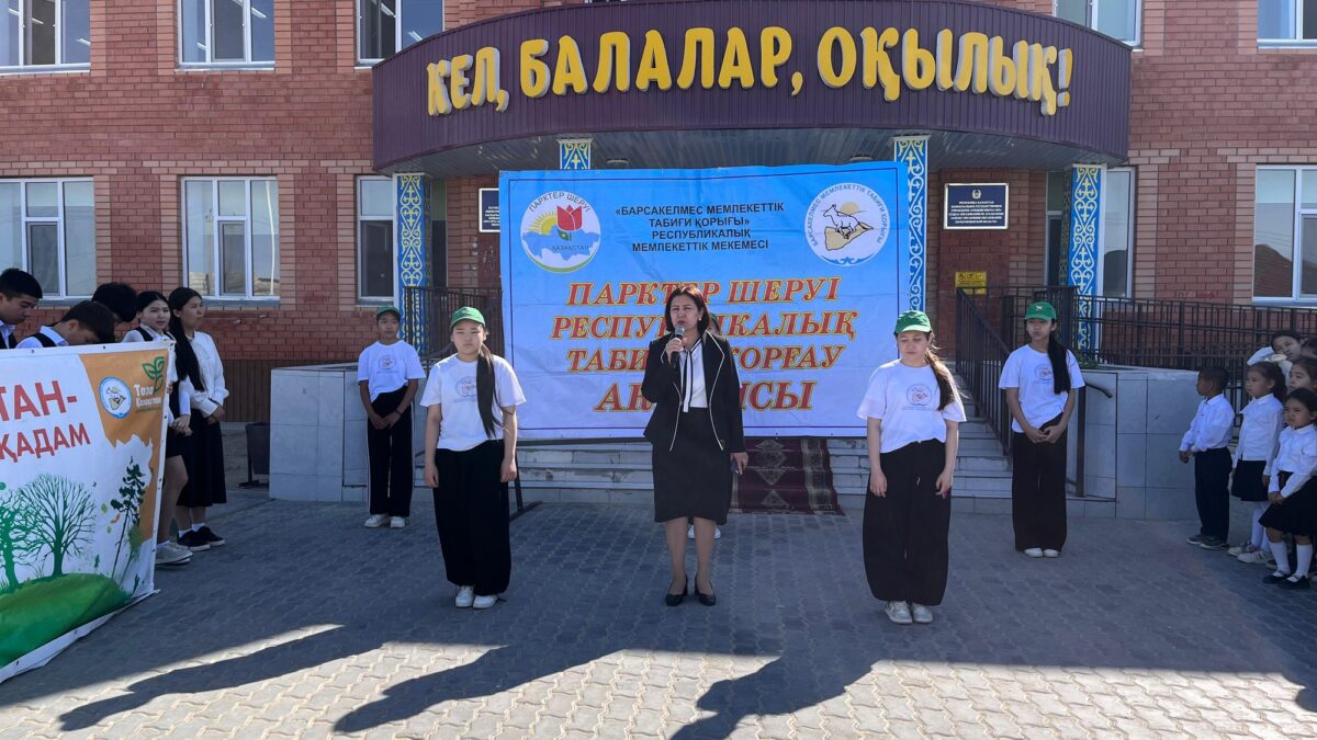 В Аральском районе прошли работы по озеленению ко Дню всеказахстанской посадки деревьев