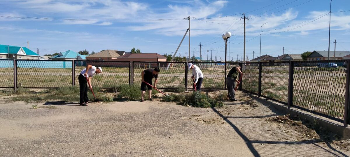 Провели субботник