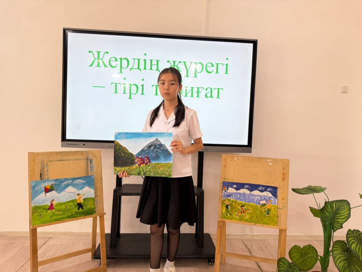 Қорықтың кеңсе ғимараты аумағында 20 түп қараағаш көшеті отырғызылды